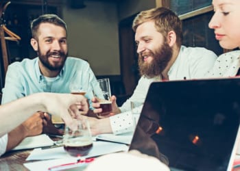 Badanie alkomatem pracownika - prawo, a rozsądek